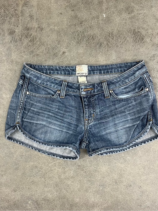 Arden B Pants - Arden B Medium Wash Denim Cutoff Shorts